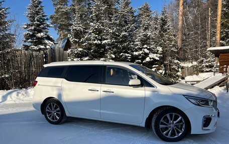 KIA Carnival III, 2019 год, 3 000 000 рублей, 5 фотография