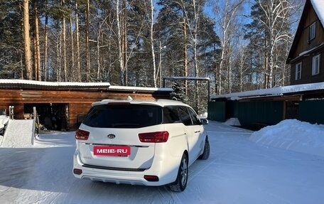 KIA Carnival III, 2019 год, 3 000 000 рублей, 6 фотография