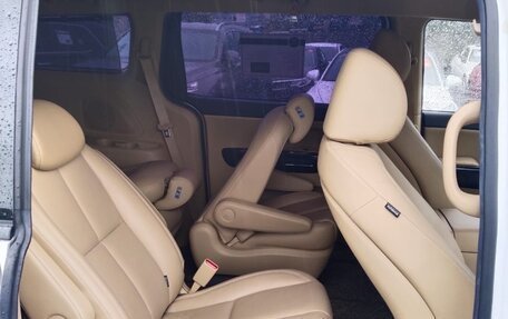 KIA Carnival III, 2019 год, 3 000 000 рублей, 18 фотография