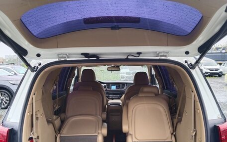 KIA Carnival III, 2019 год, 3 000 000 рублей, 15 фотография