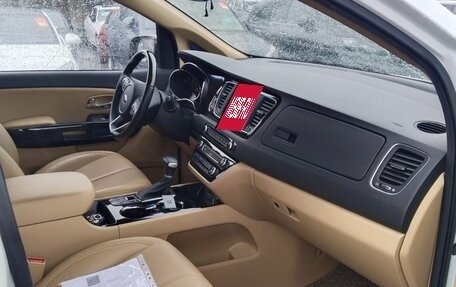 KIA Carnival III, 2019 год, 3 000 000 рублей, 17 фотография