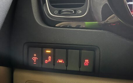 KIA Carnival III, 2019 год, 3 000 000 рублей, 25 фотография