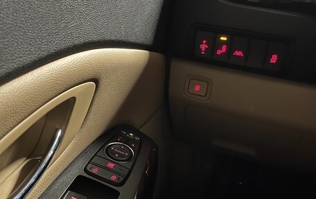 KIA Carnival III, 2019 год, 3 000 000 рублей, 26 фотография