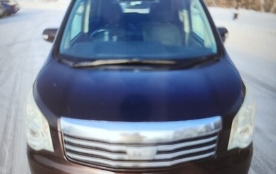 Toyota Noah III, 2013 год, 1 680 000 рублей, 1 фотография