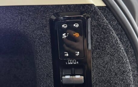 Land Rover Range Rover IV рестайлинг, 2023 год, 16 900 000 рублей, 9 фотография