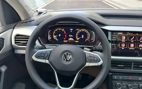 Volkswagen T-Cross I, 2022 год, 1 336 003 рублей, 9 фотография