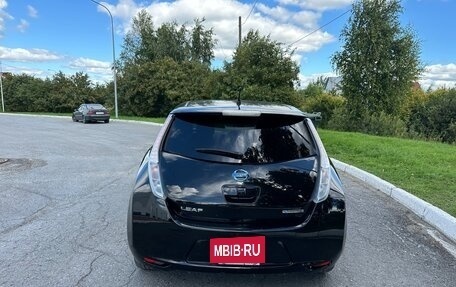 Nissan Leaf I, 2013 год, 700 000 рублей, 2 фотография