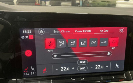 Volkswagen Golf VIII, 2023 год, 2 200 000 рублей, 11 фотография