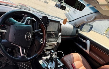 Toyota Land Cruiser 200, 2016 год, 4 650 000 рублей, 5 фотография