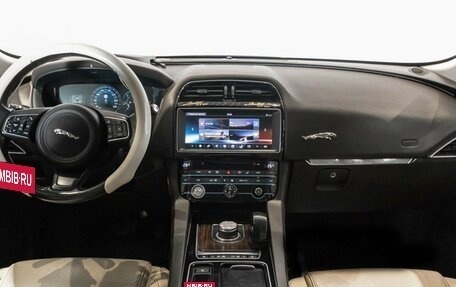 Jaguar F-Pace, 2016 год, 2 400 000 рублей, 6 фотография