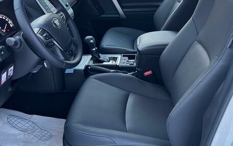 Toyota Land Cruiser Prado 150 рестайлинг 2, 2022 год, 6 700 000 рублей, 3 фотография