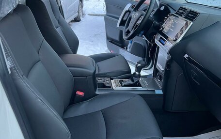 Toyota Land Cruiser Prado 150 рестайлинг 2, 2022 год, 6 700 000 рублей, 4 фотография