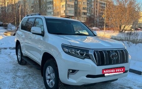 Toyota Land Cruiser Prado 150 рестайлинг 2, 2022 год, 6 700 000 рублей, 2 фотография