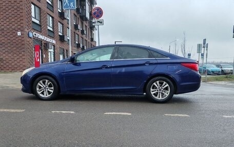 Hyundai Sonata VI, 2013 год, 968 000 рублей, 4 фотография