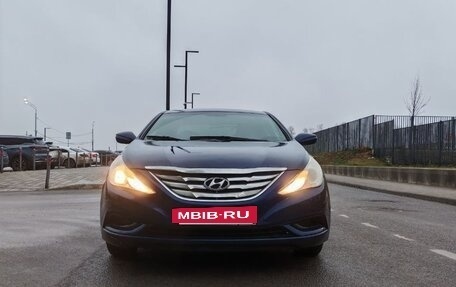 Hyundai Sonata VI, 2013 год, 968 000 рублей, 6 фотография