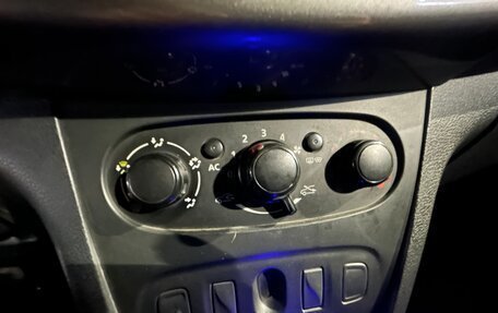 Renault Logan II, 2014 год, 370 000 рублей, 9 фотография