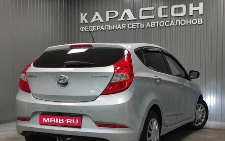 Hyundai Solaris II рестайлинг, 2015 год, 900 000 рублей, 2 фотография