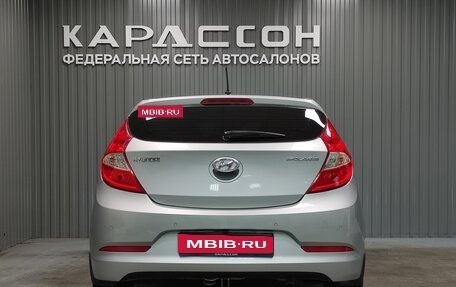 Hyundai Solaris II рестайлинг, 2015 год, 900 000 рублей, 4 фотография