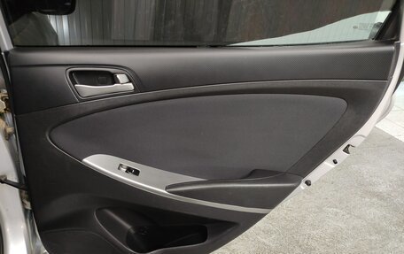 Hyundai Solaris II рестайлинг, 2015 год, 900 000 рублей, 17 фотография