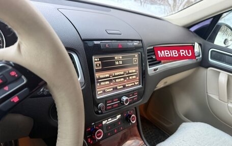 Volkswagen Touareg III, 2011 год, 1 750 000 рублей, 8 фотография