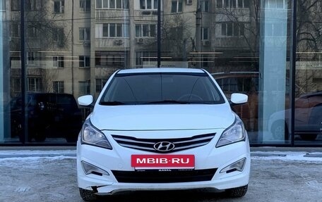 Hyundai Solaris II рестайлинг, 2015 год, 817 000 рублей, 2 фотография