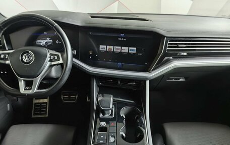 Volkswagen Touareg III, 2018 год, 4 900 000 рублей, 13 фотография