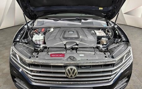 Volkswagen Touareg III, 2018 год, 4 900 000 рублей, 9 фотография