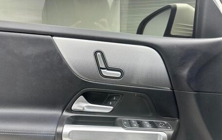 Mercedes-Benz GLB, 2022 год, 2 500 000 рублей, 14 фотография