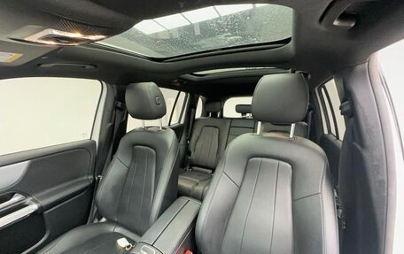 Mercedes-Benz GLB, 2022 год, 2 500 000 рублей, 17 фотография