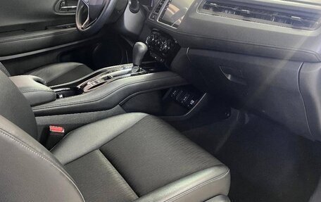 Honda Vezel, 2021 год, 1 727 000 рублей, 5 фотография