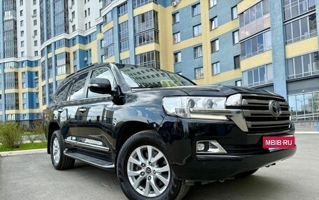 Toyota Land Cruiser 200, 2018 год, 5 400 000 рублей, 5 фотография