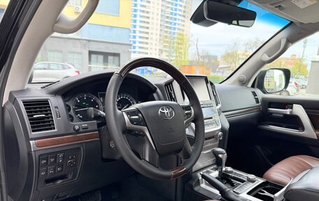 Toyota Land Cruiser 200, 2018 год, 5 400 000 рублей, 13 фотография