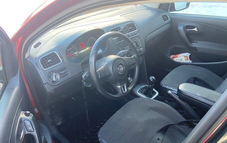 Volkswagen Polo VI (EU Market), 2012 год, 800 000 рублей, 8 фотография