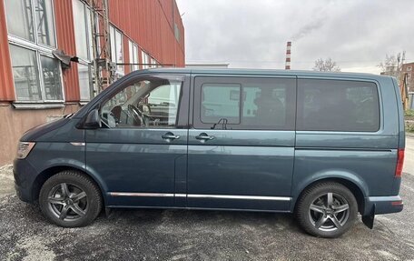 Volkswagen Multivan T6 рестайлинг, 2017 год, 3 570 000 рублей, 4 фотография
