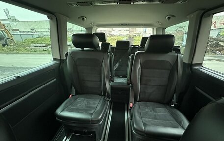 Volkswagen Multivan T6 рестайлинг, 2017 год, 3 570 000 рублей, 13 фотография