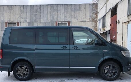 Volkswagen Multivan T6 рестайлинг, 2017 год, 3 570 000 рублей, 6 фотография