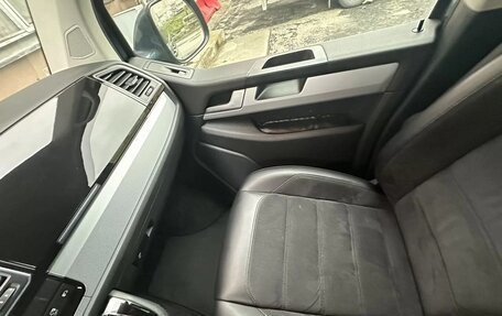 Volkswagen Multivan T6 рестайлинг, 2017 год, 3 570 000 рублей, 19 фотография