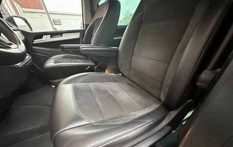 Volkswagen Multivan T6 рестайлинг, 2017 год, 3 570 000 рублей, 17 фотография