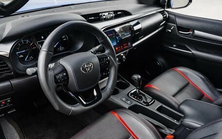 Toyota Hilux VIII, 2022 год, 7 690 000 рублей, 10 фотография