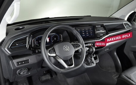 Volkswagen Multivan T6 рестайлинг, 2024 год, 16 800 000 рублей, 9 фотография