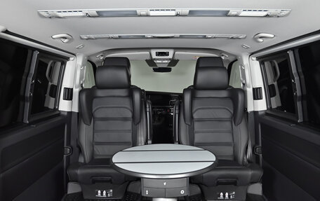 Volkswagen Multivan T6 рестайлинг, 2024 год, 16 800 000 рублей, 12 фотография