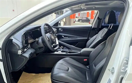 Hyundai Elantra, 2022 год, 1 400 000 рублей, 8 фотография