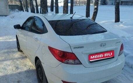 Hyundai Solaris II рестайлинг, 2013 год, 600 000 рублей, 3 фотография