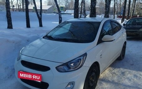Hyundai Solaris II рестайлинг, 2013 год, 600 000 рублей, 4 фотография