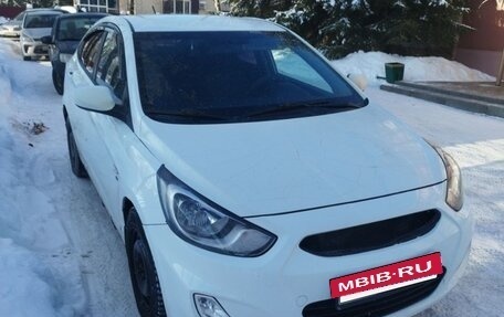 Hyundai Solaris II рестайлинг, 2013 год, 600 000 рублей, 2 фотография