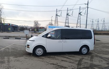 Hyundai Staria, 2021 год, 4 500 000 рублей, 3 фотография