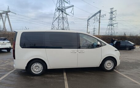 Hyundai Staria, 2021 год, 4 500 000 рублей, 7 фотография