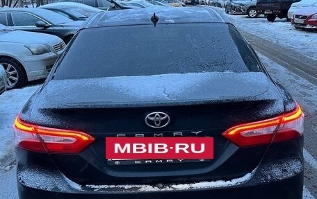 Toyota Camry, 2020 год, 2 500 000 рублей, 3 фотография