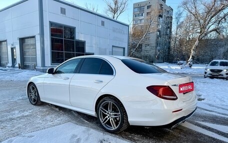 Mercedes-Benz E-Класс, 2019 год, 3 220 000 рублей, 4 фотография