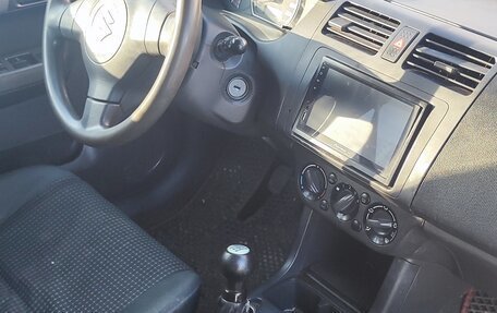 Suzuki Swift III, 2005 год, 250 000 рублей, 4 фотография